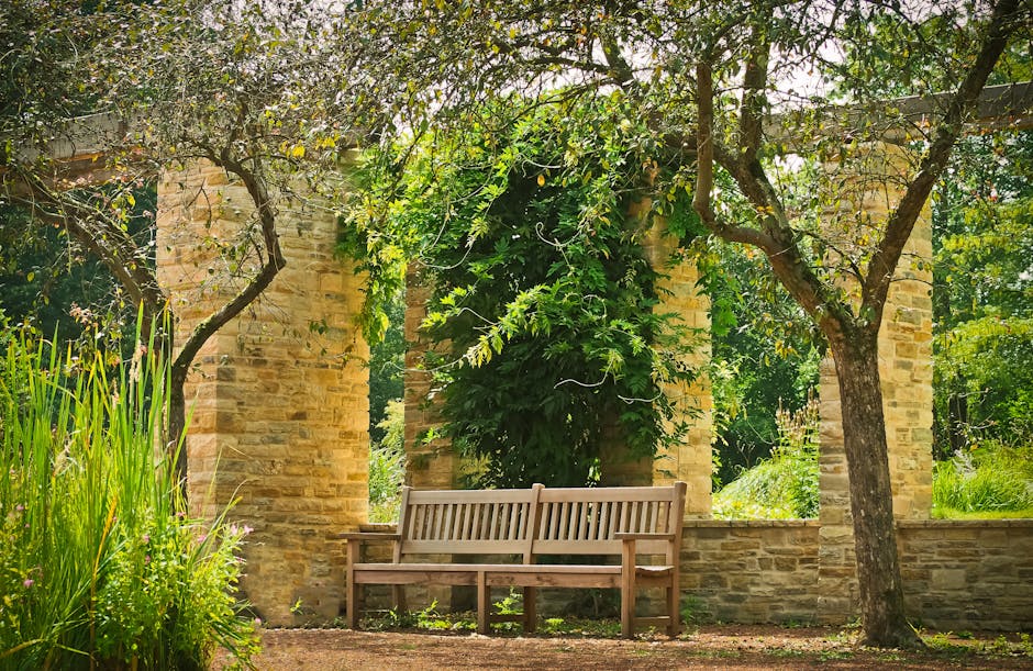 Giardino Giusti stone bench afternoon